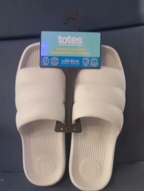 totes Women’s White Padded Slide Sandals